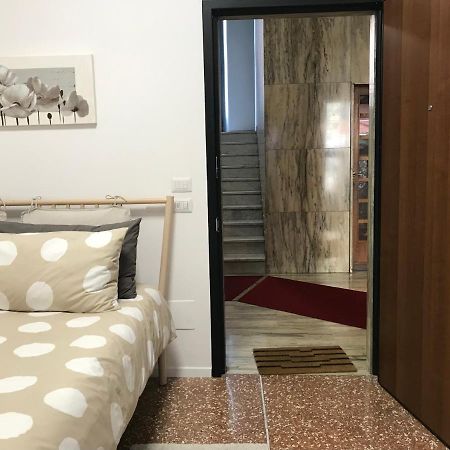 Studio 25 Apartment - Near Metro M3 Milánó Kültér fotó