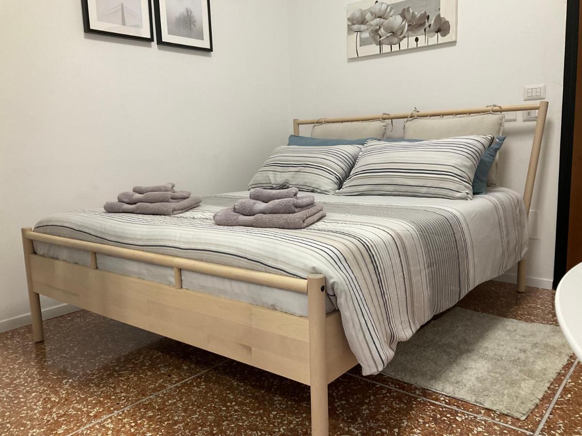 Studio 25 Apartment - Near Metro M3 Milánó Kültér fotó