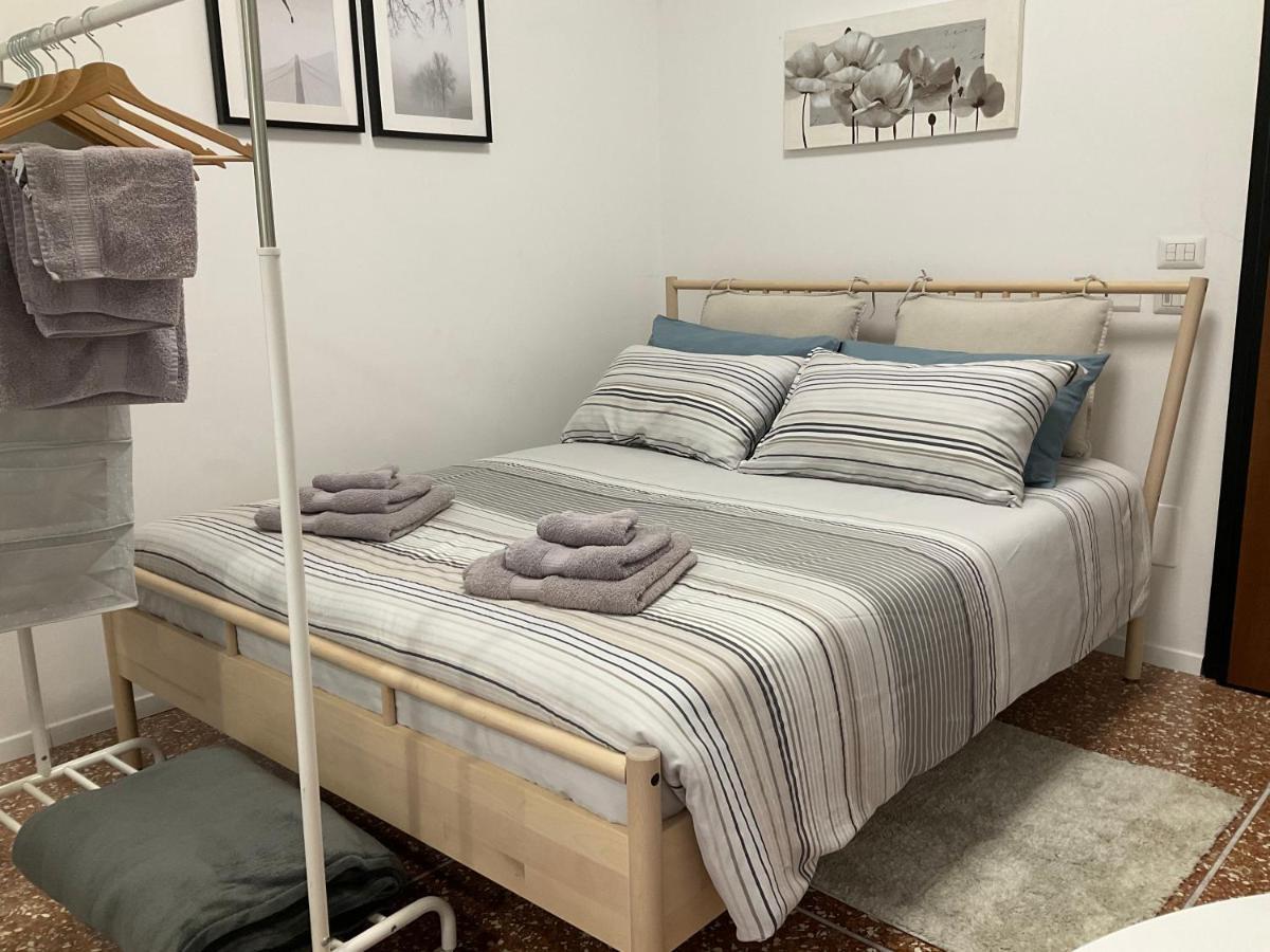 Studio 25 Apartment - Near Metro M3 Milánó Kültér fotó