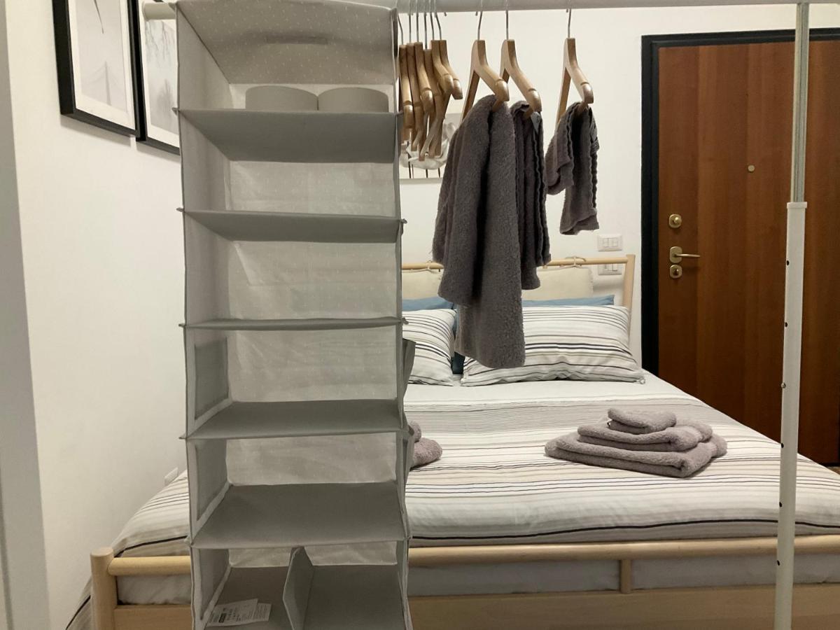 Studio 25 Apartment - Near Metro M3 Milánó Kültér fotó