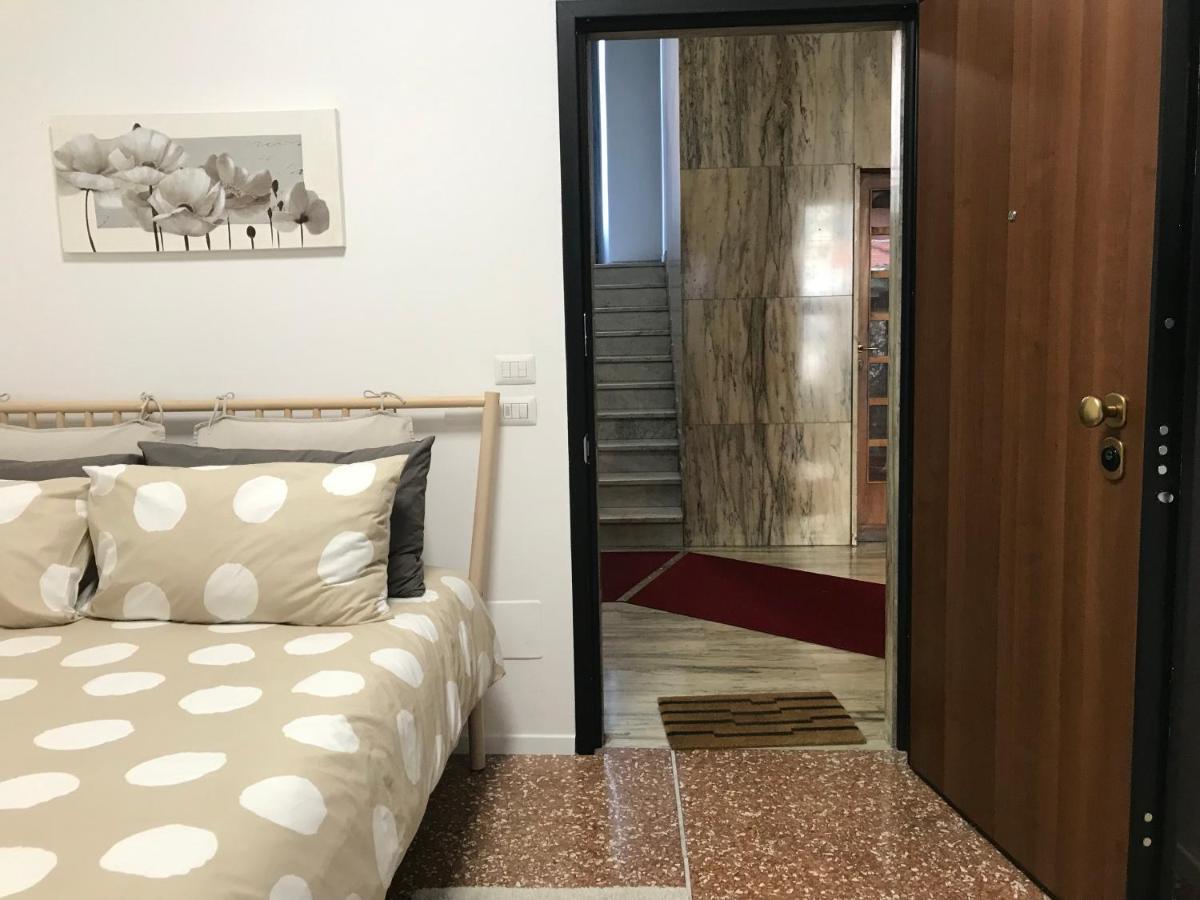 Studio 25 Apartment - Near Metro M3 Milánó Kültér fotó